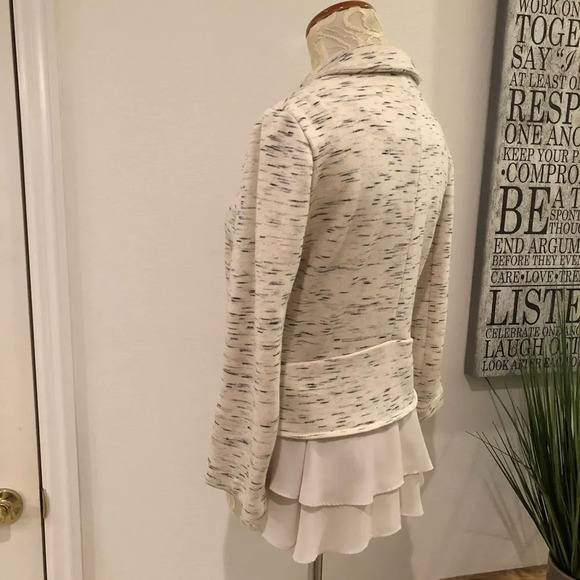 Anthropologie Cartonnier Cream Blazer w/ Flounce - Picture 4 of 9